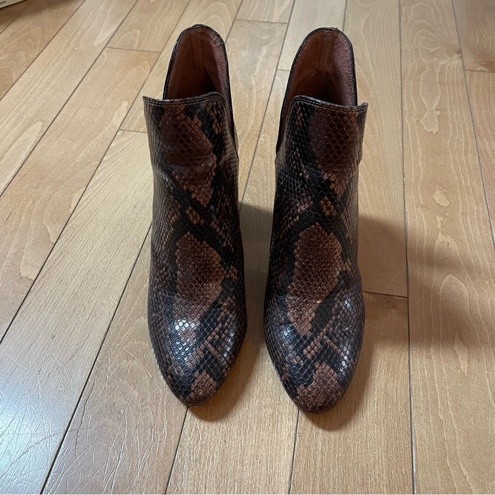 Steve Madden Rookie ankle boot.